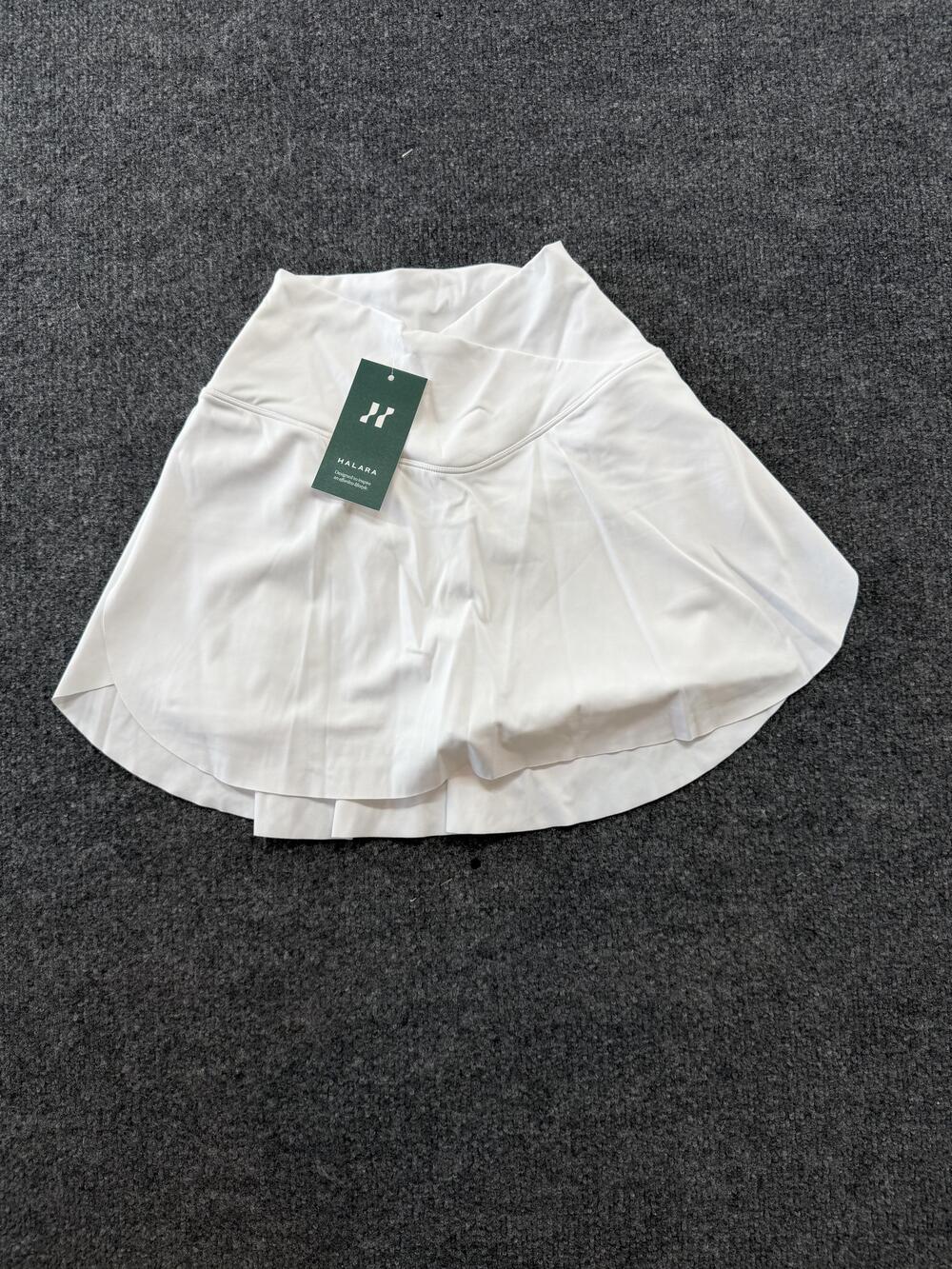 Halara Skort Womens XS White Athletic Built In Shorts Tennis Running Gym Stretch